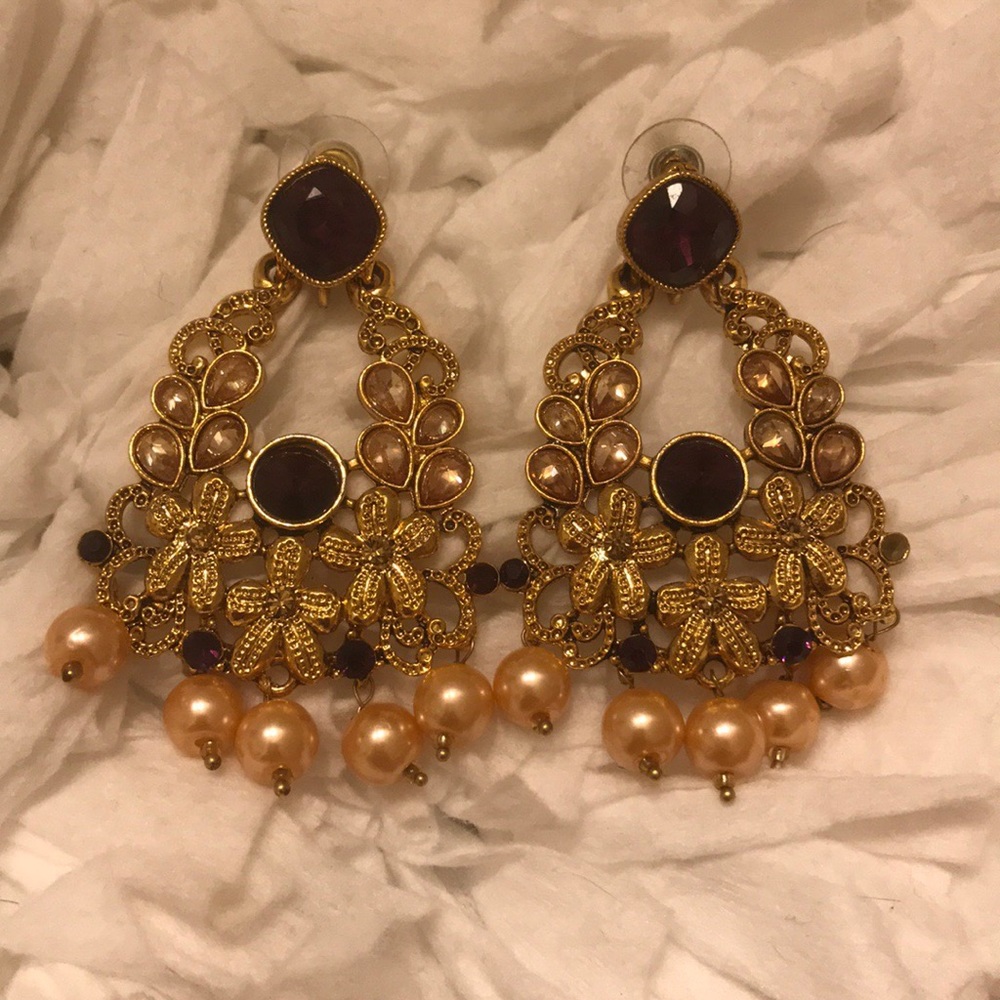 Pearl statement earrings💕💜